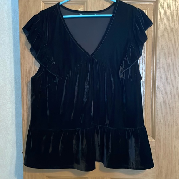 New York & Company Tops - NWOT New York & Company polyester/spandex velvet v-neck top, Size XXL